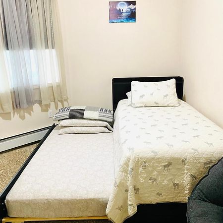 Beautiful 2 Bedroom 1 Bath Apartment With Private Garage Anchorage Exterior foto