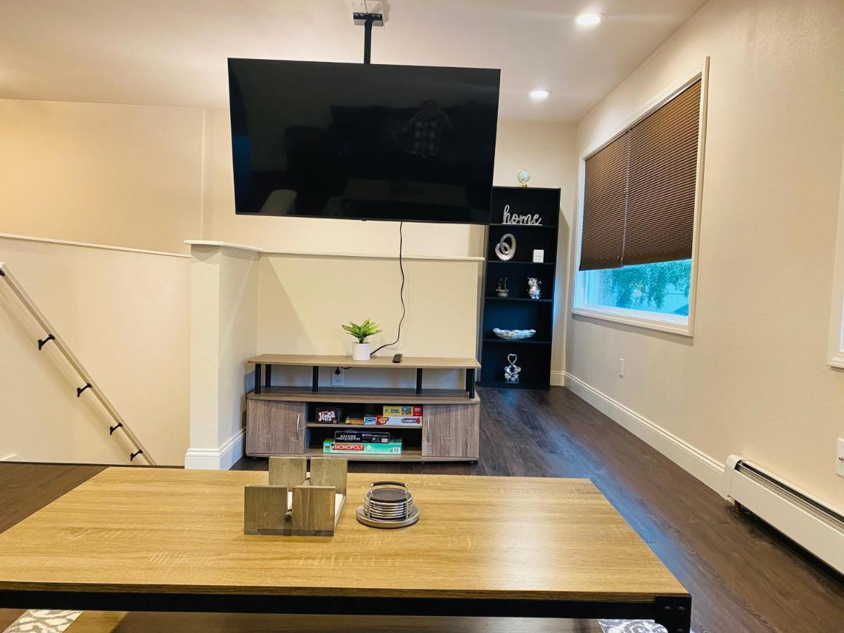 Beautiful 2 Bedroom 1 Bath Apartment With Private Garage Anchorage Exterior foto